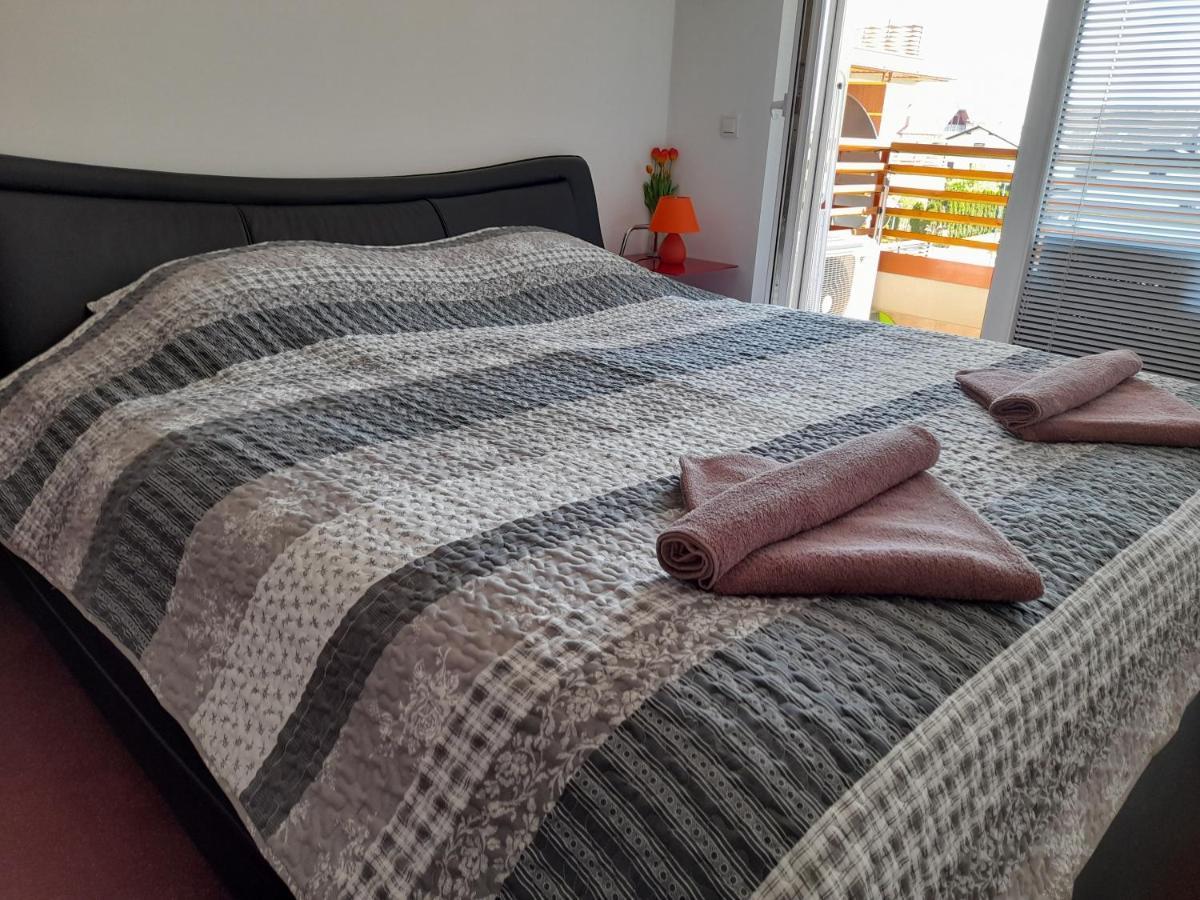 Honey Apartment Моравске-Топлице Екстериор снимка